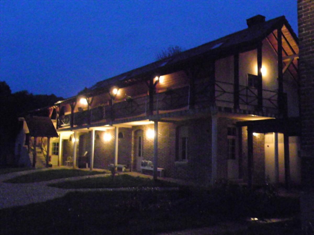 Les Gites Du Lavoir Villemoiron-en-Othe Екстер'єр фото